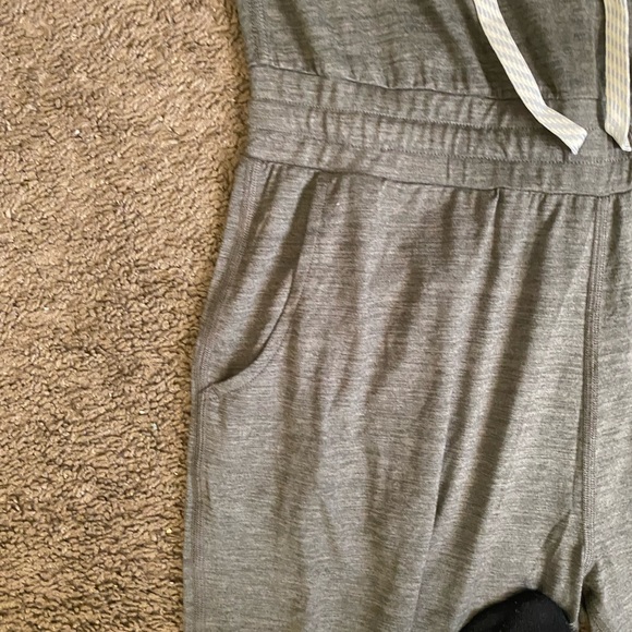 Vuori All Day Romper NWT Size Small - Picture 7 of 13